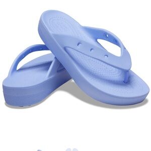 Nwot classic platform Crocs Comfort Thong flip flop Sandals
